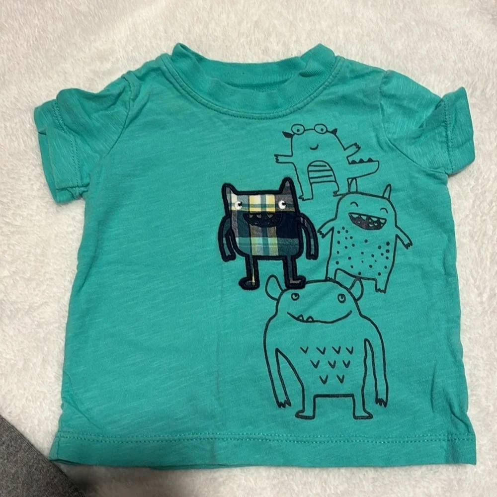 Carter’s baby 3 month outfit- short sleeve shirt and cute jogger gray sweatpants